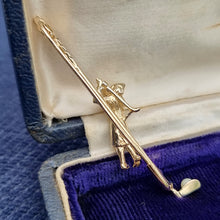 Load image into Gallery viewer, Vintage 9ct Gold Golfer Pearl Brooch