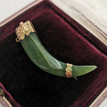 Load image into Gallery viewer, Victorian 15ct Gold Nephrite Claw Brooch