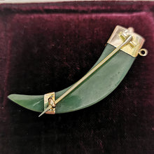 Load image into Gallery viewer, Victorian 15ct Gold Nephrite Claw Brooch