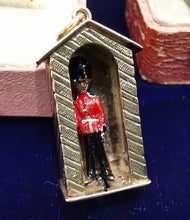 Load image into Gallery viewer, Vintage 9ct Gold Buckingham Palace Moving Guardsman