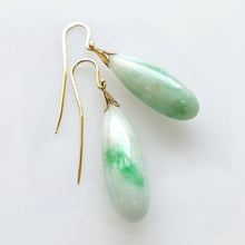 Load image into Gallery viewer, Vintage 18ct Gold Jade Drop Earrings side