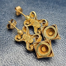 Load image into Gallery viewer, Victorian 9ct Gold Pearl Drop Earrings