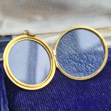 Load image into Gallery viewer, Art Deco 9ct Gold Round Pinstripe Locket