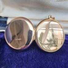 Load image into Gallery viewer, Art Deco 9ct Gold Round Pinstripe Locket