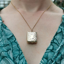 Load image into Gallery viewer, Antique 9ct Gold Back & Front Masonic Shield Locket