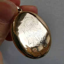 Load image into Gallery viewer, Victorian 15ct Gold Wreath Locket | Initials "RTSS"