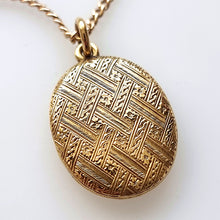 Load image into Gallery viewer, Antique 15ct Gold Mourning Locket with Chain back