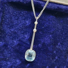Load image into Gallery viewer, Vintage 18ct Gold & Platinum Aquamarine and Pearl Pendant front