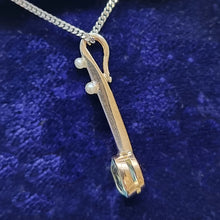 Load image into Gallery viewer, Vintage 18ct Gold & Platinum Aquamarine and Pearl Pendant side