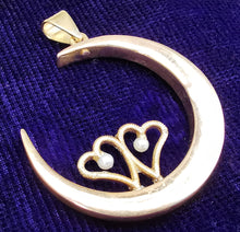Load image into Gallery viewer, Antique 9ct Gold Heart Crescent Pendant