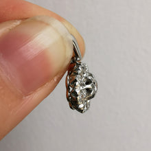 Load image into Gallery viewer, Vintage 18ct Gold Diamond Flower Pendant