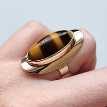 Load image into Gallery viewer, Vintage 9ct Gold Oval Tiger's Eye Ring