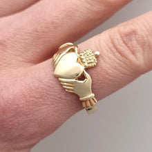 Load image into Gallery viewer, Vintage 9ct Gold Claddagh Ring modelled