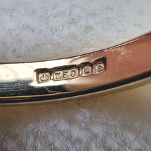 Load image into Gallery viewer, Vintage 18ct Gold Diamond Cluster Ring, 0.25ct hallmark