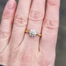 Load image into Gallery viewer, Vintage 18ct Gold Diamond Cluster Ring, 0.25ct modelled