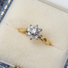 Load image into Gallery viewer, Vintage 18ct Gold Diamond Cluster Ring, 0.25ct in box