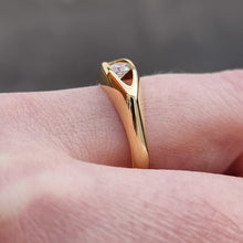 Load image into Gallery viewer, Vintage 18ct Gold Diamond Solitaire Ring, 0.22ct on finger