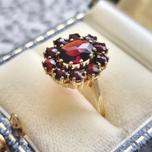 Load image into Gallery viewer, Vintage 14ct Gold Garnet Cluster Ring in box