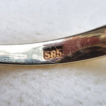 Load image into Gallery viewer, Vintage 14ct Gold Garnet Cluster Ring stamped