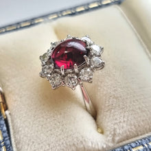 Load image into Gallery viewer, Vintage 18ct White Gold Garnet & Diamond Cluster Ring in box