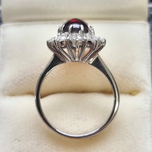 Load image into Gallery viewer, Vintage 18ct White Gold Garnet & Diamond Cluster Ring side