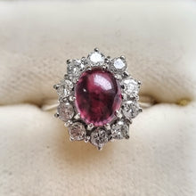 Load image into Gallery viewer, Vintage 18ct White Gold Garnet & Diamond Cluster Ring in box
