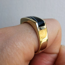 Load image into Gallery viewer, 9ct Gold Banded Agate Ring