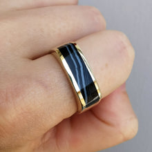 Load image into Gallery viewer, 9ct Gold Banded Agate Ring