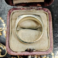 Load image into Gallery viewer, 9ct Gold Banded Agate Ring