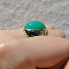 Load image into Gallery viewer, 9ct Gold Cabochon Jade Ring | Hallmarked London 2010