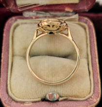 Load image into Gallery viewer, Vintage 14ct Gold Jade Navette Ring