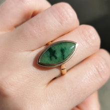 Load image into Gallery viewer, Vintage 14ct Gold Jade Navette Ring