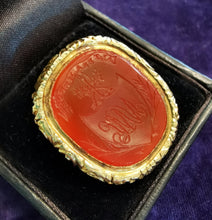 Load image into Gallery viewer, Antique 18ct Gold Carnelian Scottish Seal Statement Ring in box