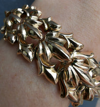 Load image into Gallery viewer, Vintage 18ct Gold Fleur-de-Lis Bracelet