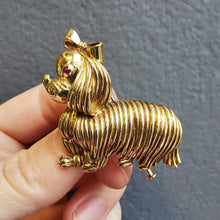 Load image into Gallery viewer, Vintage 18ct Gold Dog Brooch