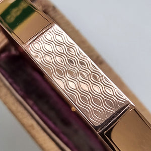 Art Deco 9ct Rose Gold Engine Turned Engraved Bangle detail of pattern