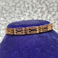 Load image into Gallery viewer, Antique 15ct Gold Bracelet
