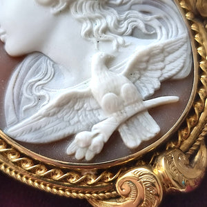 Vintage 9ct Gold Nyx Goddess Cameo Brooch