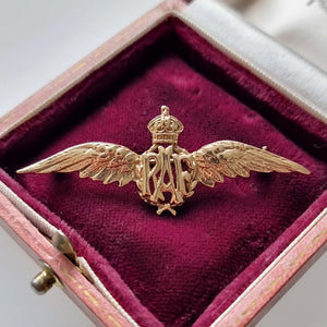 Vintage 9ct Gold RAF Wings Brooch front