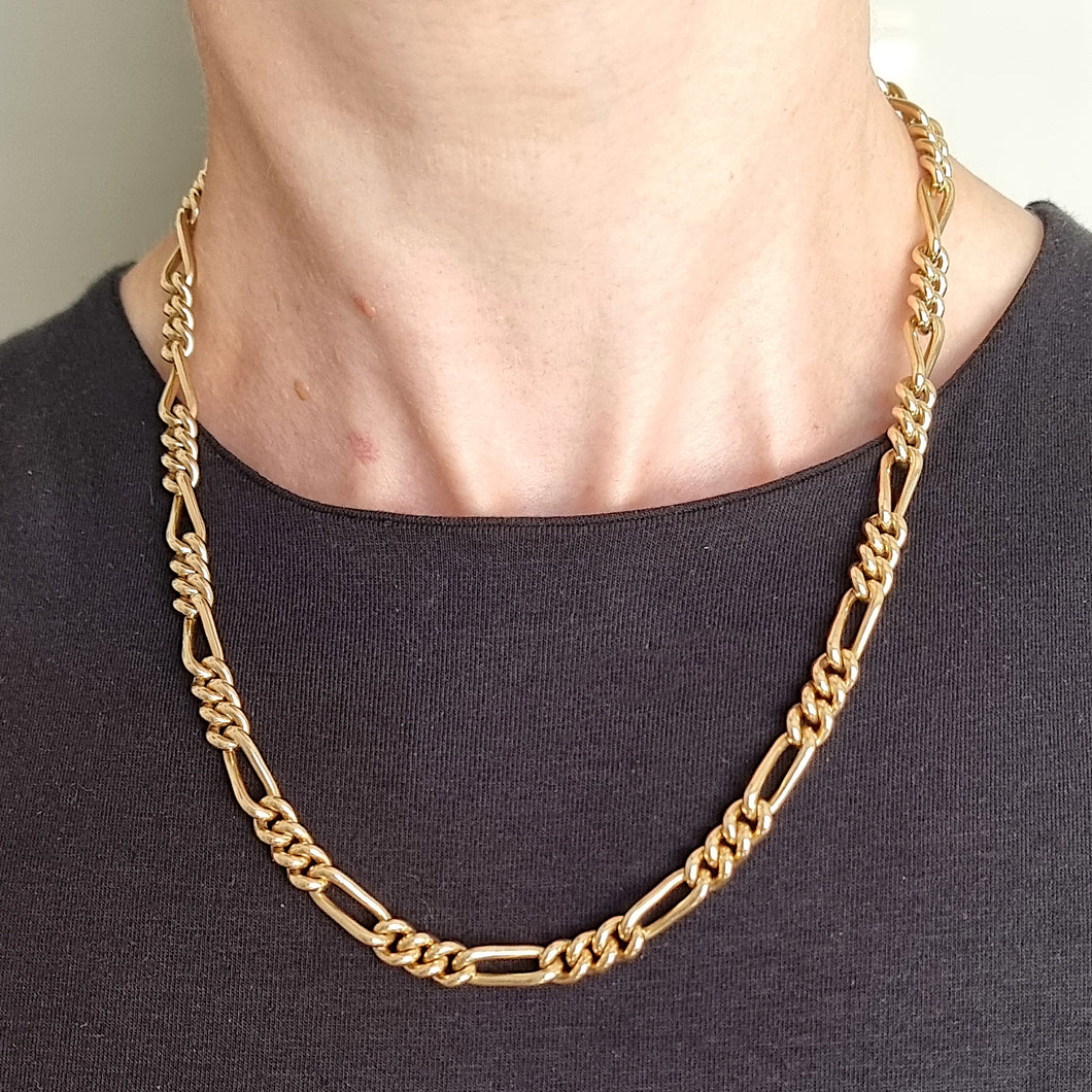 9ct Gold Heavy Figaro Link Chain, 58 grams modelled