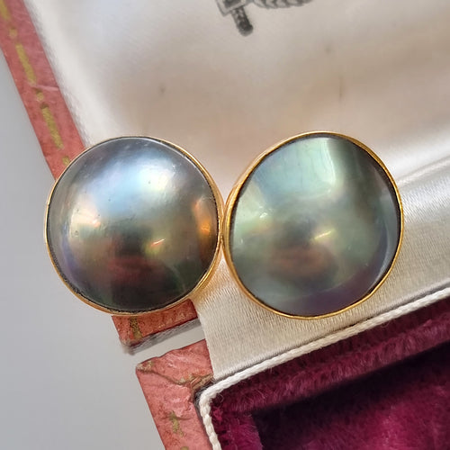 Vintage 14ct Yellow Gold Mabé Pearl Stud Earrings in box