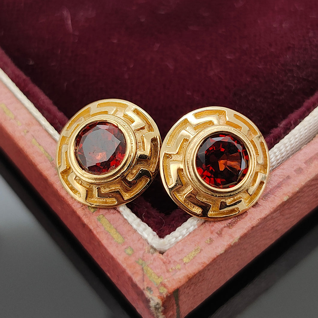 Vintage 9ct Yellow Gold Garnet Circle Stud Earrings