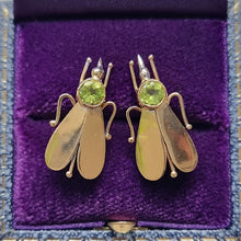 Load image into Gallery viewer, Vintage 18ct Gold Peridot Fly Earrings in box
