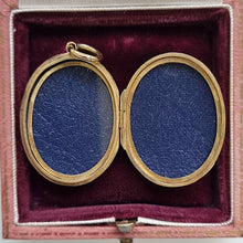 Load image into Gallery viewer, Antique 9ct Gold Back &amp; Front Ornate Horseshoe Locket inside
