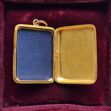 Load image into Gallery viewer, Antique 9ct Gold Cushion Shaped Locket, Hallmarked Birmingham 1914 open inside
