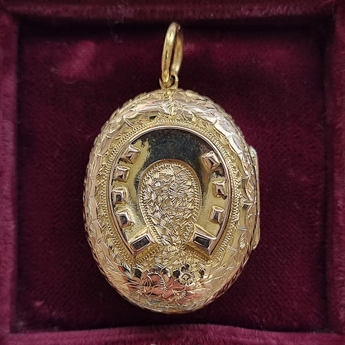 Antique 9ct Gold Back & Front Ornate Horseshoe Locket in box