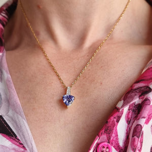 18ct Yellow Gold Tanzanite and Diamond Pendant, 1.79ct modelled with chain