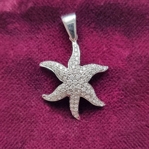18ct White Gold Diamond Starfish Pendant front