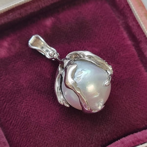 18ct White Gold Abstract Pearl and Diamond Pendant back, in box