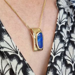 Vintage 14ct Yellow Gold Black Opal Pendant modelled with chain